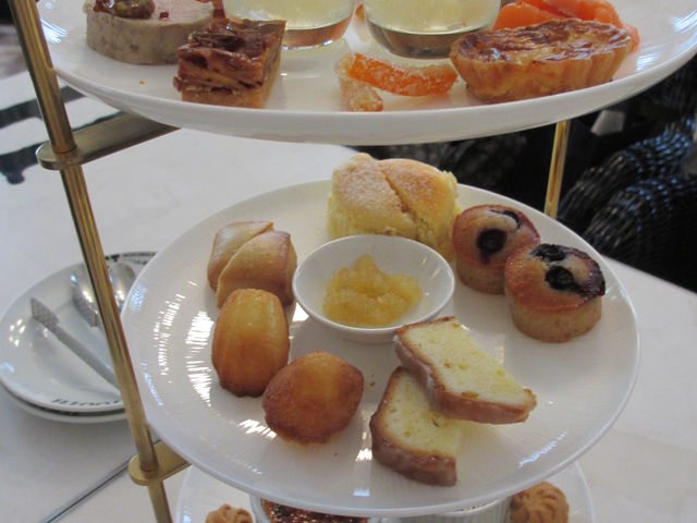 DȋCɂȂꂽ_gD[XgD[X ]WES