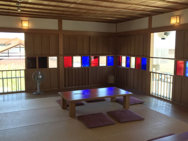 �Ñ����̓�K�̋x�e��_�R�㉷��