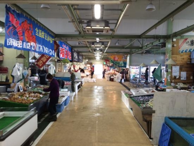 ローカルな市場_金沢港いきいき魚市