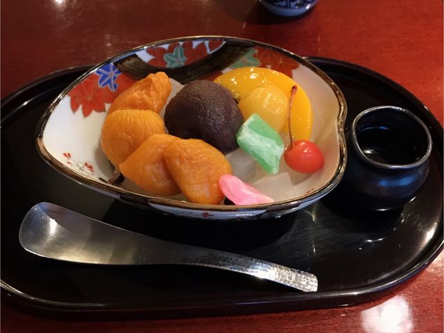 �ǂ���݂�_�Ö����� ���z���[ �E�B���O���֓X