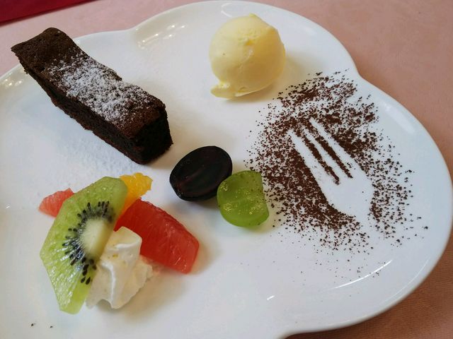 fU[g_gA@[O Trois Vague