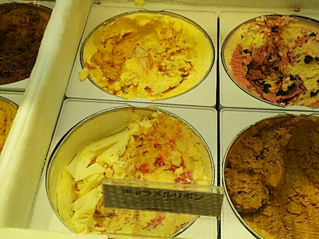 ACX_T[eBACXN[K[fp[Na̎RXi31 Baskin-Robbinsj