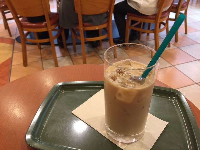 アイスカフェラテ_カフェ ベローチェ 博多駅前店