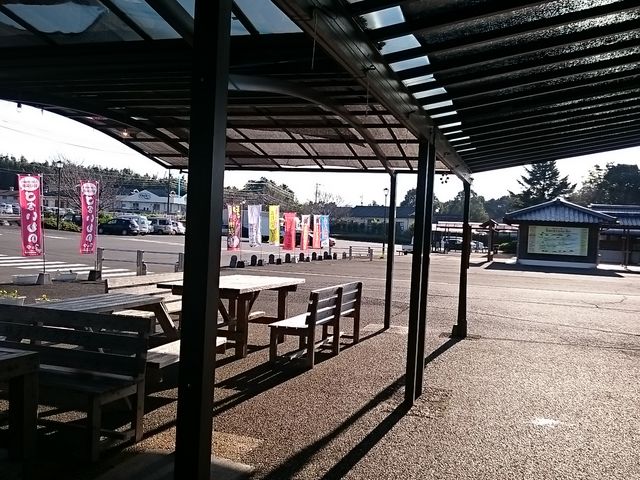 �O�ɂ͈֎q�ƃe�[�u��������܂���_���̉w�@�с@�����ǎs