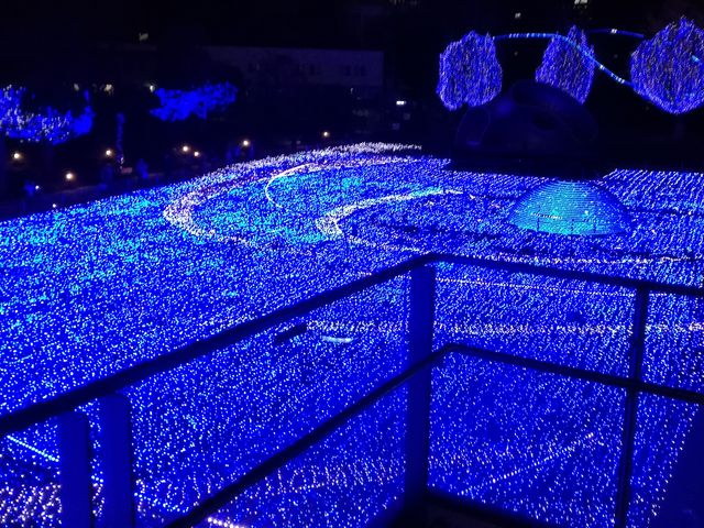 �C���~�l�[�V����_�����~�b�h�^�E��