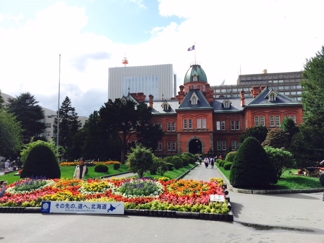 ���������̊O��_�k�C�������{����(�Ԃ�񂪒���)