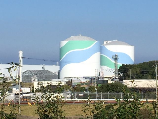 ���{�ŗB��ғ����Ă��錴�q�F�ł�_������q�͔��d���W����