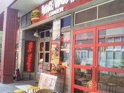 HappyVillage Vanguard DINER CN^EX̓eʐ^1