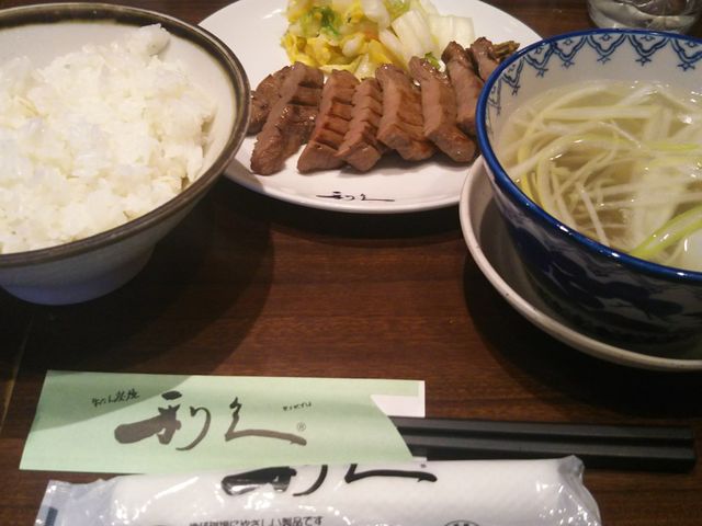 Tom̋YāEvEaJqJGX̓eʐ^1