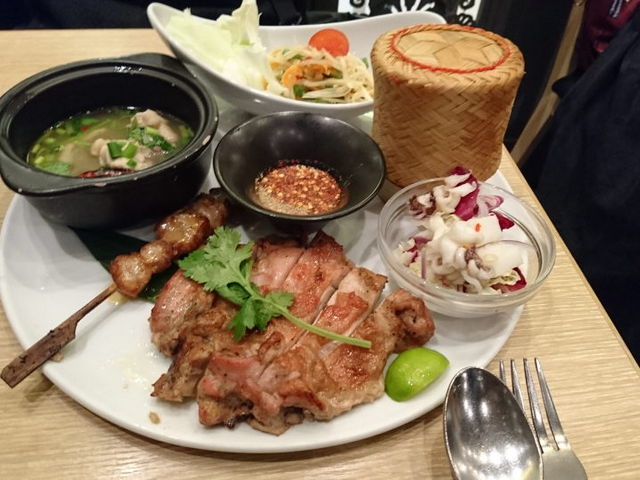 �݂݂���̃}���S�c���[�J�t�F ���N�A���̓��e�ʐ^1