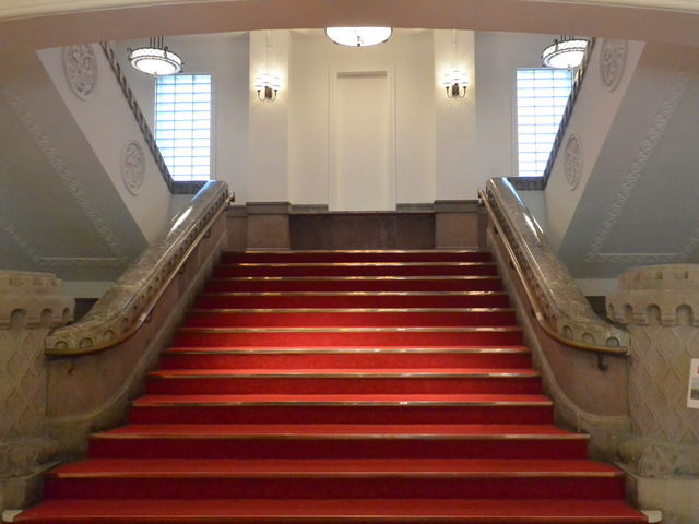 �d���ȑ���̊K�i_�~���C�U����