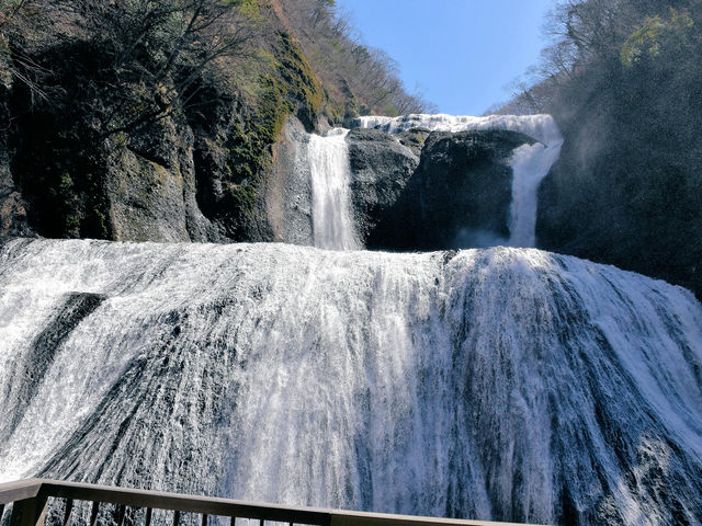 従来の観瀑台_袋田の滝