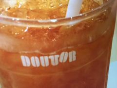 �p���t�F����̃h�g�[���R�[�q�[�V���b�v �V���w�O�X�ւ̓��e�ʐ^1