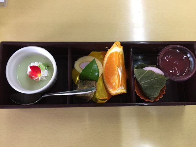 �f�U�[�g_�I�Ɍ�����@�I�Ɍ���