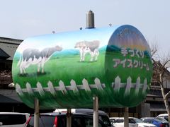 �Ƃ�����񂳂�̃~���N�t�@�[���ɐ��ւ̓��e�ʐ^1