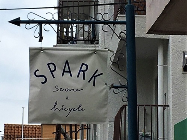 XR[]Ԃ̂X̂悤łB_SPARK Sconebicycle