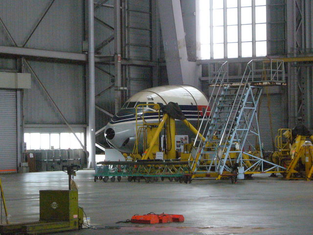 i[Ɍw DC8̋@񕔕_JAL Hꌩw Sky Museum