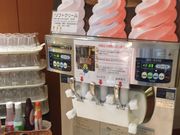 }񂳂̃zeテjo[T^[@UEK[f̓eʐ^1