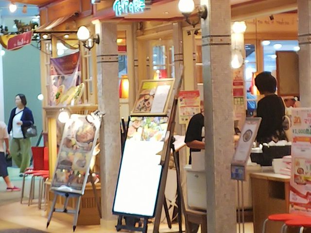 ւ̃sbcFA}m CI[ɒOzX̓eʐ^1