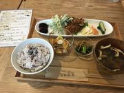 ~NۂVege cafe ܂܂̓eʐ^1