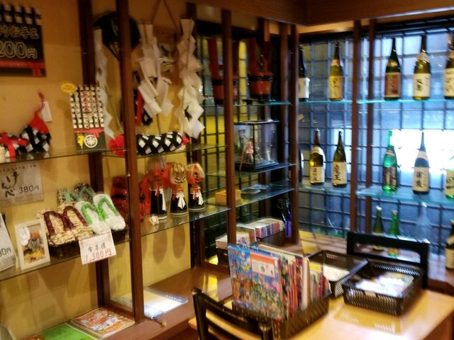 色々な酒や物があるね♪_鬼剣舞 北上 アメリカンワールド店