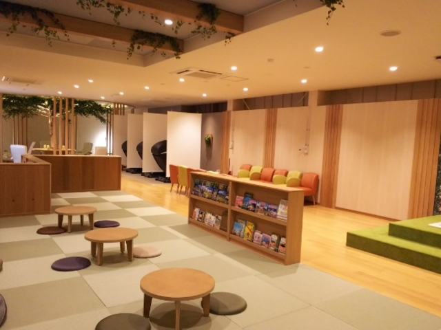 ���オ��X�y�[�X�B_���ȃO�����h�z�e����̓�