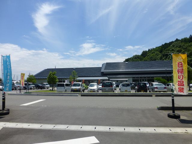 ���������ς��̐l�C�̔閧�͈����Ɛe�ؒ��J�ȃX�^�b�t_��̓�����Z���^�[