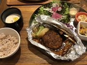 YURT 喼ÉraOX̓eʐ^1