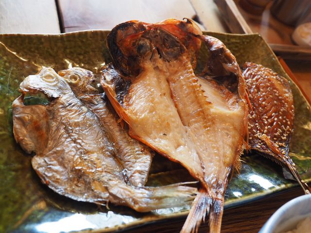 �^�񒆂͑�̊����B�����������������ł���_�͘F����