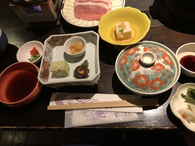 �l�i�̊��ɔ�������������H�ׂ��܂����B_���É��� ��т̏h ����