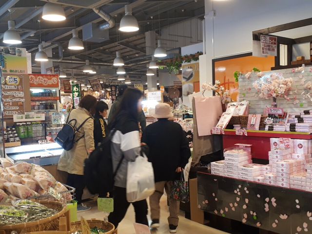 �X��_�ɓ��������̉w�����ς�ہ[��