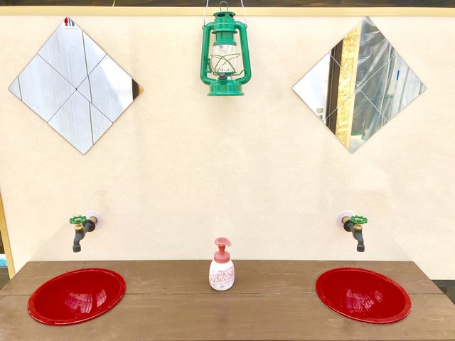 �����΂̐����Ɛ^���ԂȎ�􂢃{�E�� _Angelina berrys farm