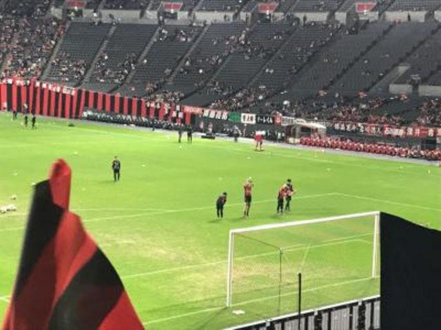 �f�j���K_��a�n�E�X�v���~�X�g�h�[��