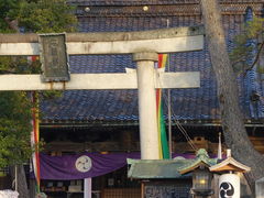 �C�I������̐ΉY�_�Ђւ̓��e�ʐ^1