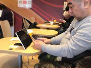 ADCMAT̃}NhihwOX̓eʐ^1