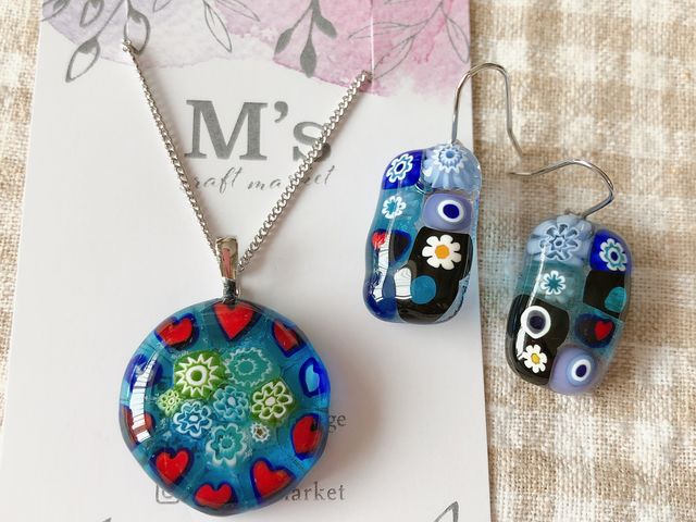 1��ڂɍ�����s�A�X��2��ڂ̃l�b�N���X�ł��B_M's craft market