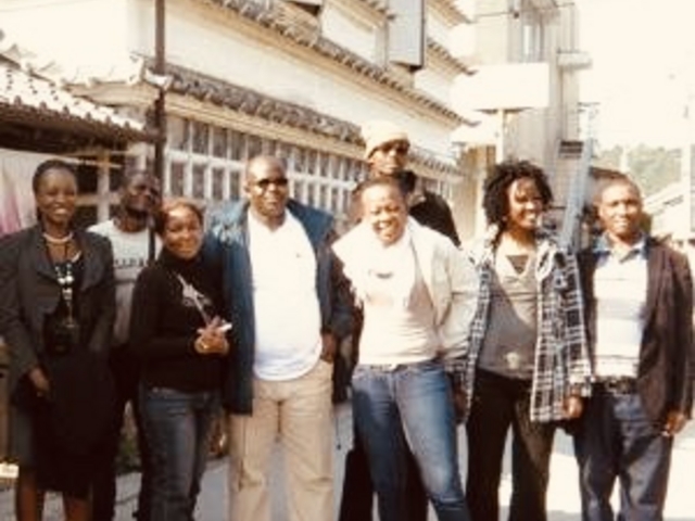 �����݂����w�ɗ����A�C�O����̖K���ҁB�����̈Ⴄ������̕��X�̃X�i�b�v���A�����݂��������Ă܂��B_�g�ǐ�̒�����