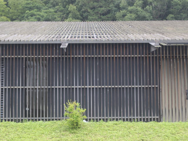 �؂̊i�q�������������ł�_�߉ϐ쒬�n���L�d���p��