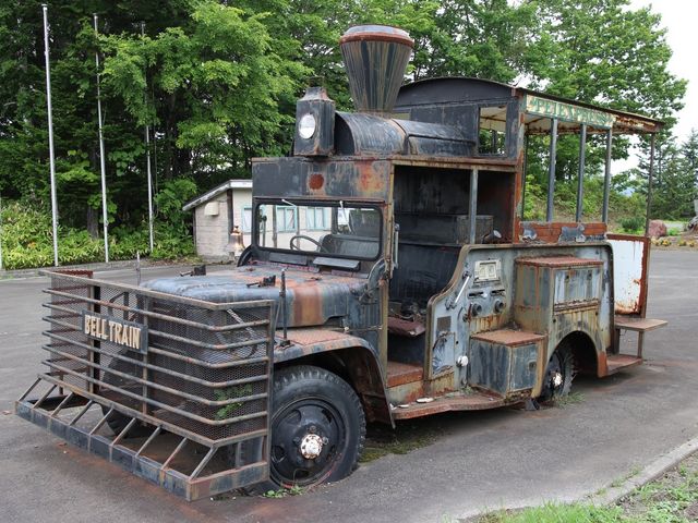 �����̋�����������_�J�i�f�B�A�����[���h