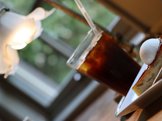 ���o�[�u�̃^���g_�W�[�N�t���[�_