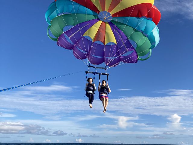 ���ꂢ�ȊC�Ƌ�Ɋ���_�Ί_���u���[�V�[�T�[