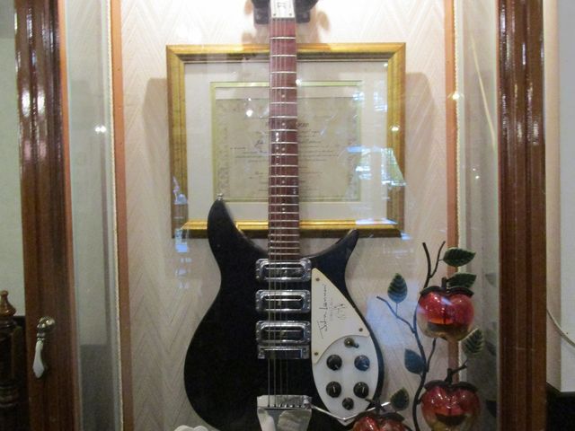 W̃M^[(ꂾP[X)_x[J[JtFEyj[C