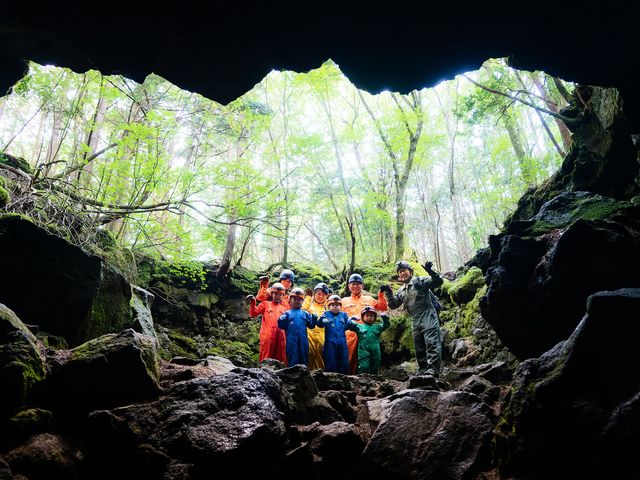 ���铮���̌`�Ɍ�����ꏊ�ł̋L�O�B�e�I_�A�E�g�h�A�̌� in �x�m�R�[ FUJI HAT