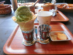 ������̃}�}����̈����̉w�ւ̓��e�ʐ^1