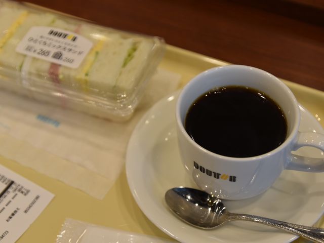 ʂ̃hg[R[q[VbvAXeB򕌓X̓eʐ^1