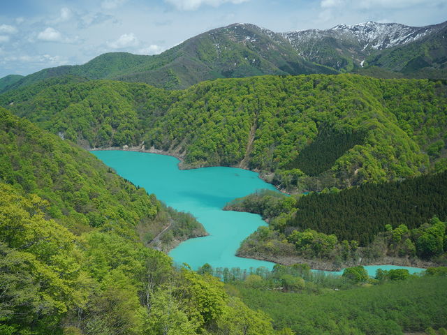 �S���h������̌i�F_�c��X�L�[��