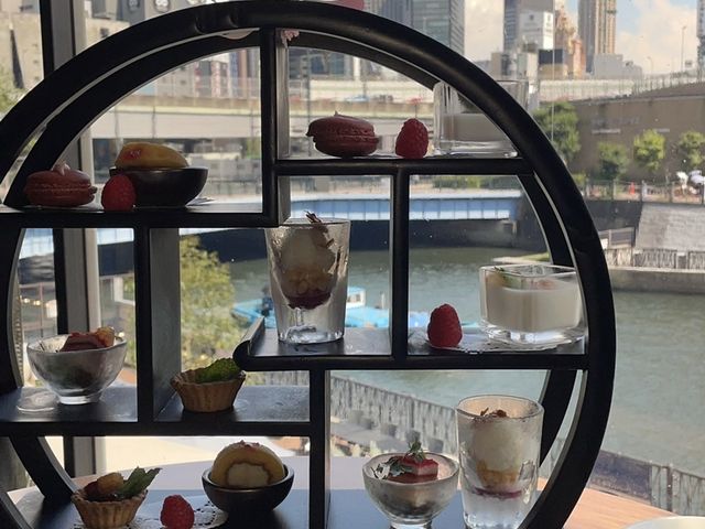 �A�t�^�k�[���e�B�[�k�M�܃v�����A�����̓Z���t�ň��ݕ���B_�ςȃz�e����� �Ȃ��