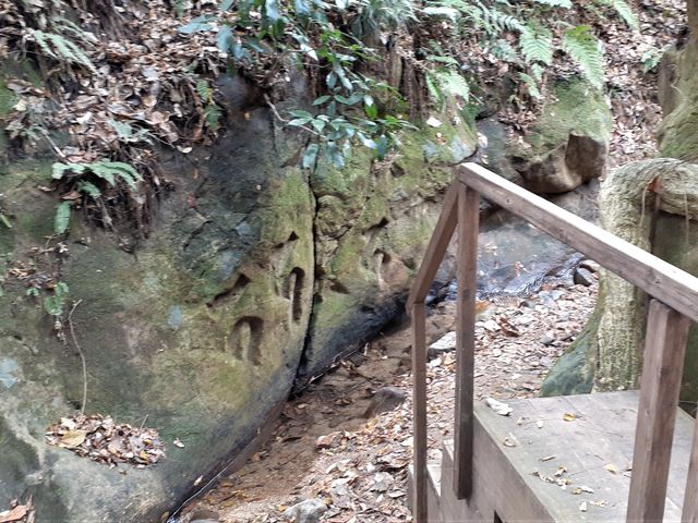 �����ƌ����������悤�ɒn����������܂��B_�ΎR�ω�