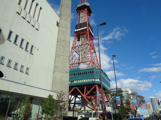 �r���������ĒT���̂ɋ�J���܂����B_�����ۂ�e���r��