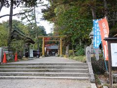 zin����̐_���Ђւ̓��e�ʐ^1